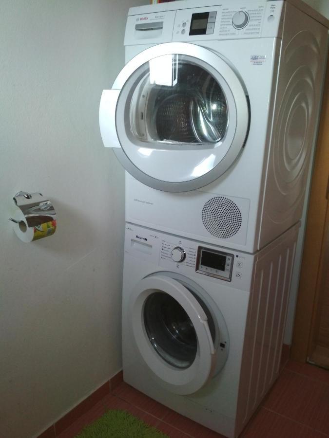 Bomba Ubytko Apartment Снина Екстериор снимка