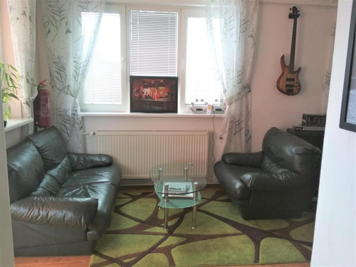Bomba Ubytko Apartment Снина Екстериор снимка
