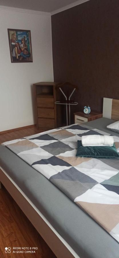 Bomba Ubytko Apartment Снина Екстериор снимка